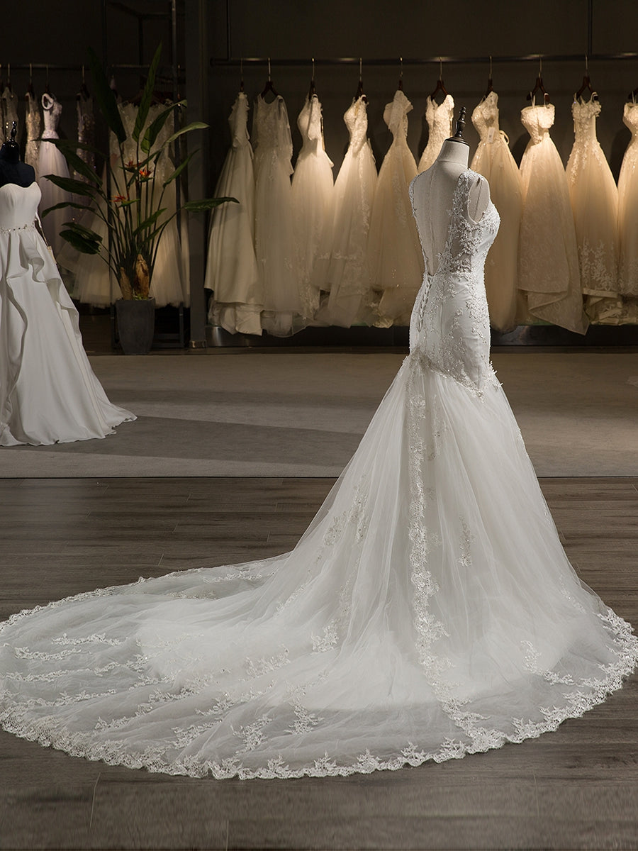 Trompete/Sereia Scoop Sem Mangas Tule Applique com Beading Backless Court Train Vestidos de Casamento