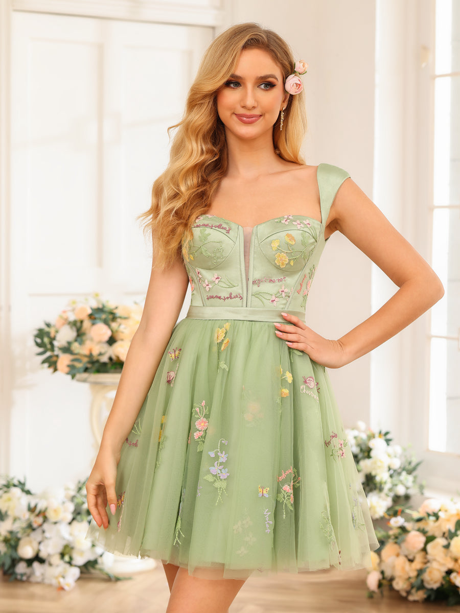 A-Line/Princesa Vestidos de Festa Curtos Sem Mangas com Bordado