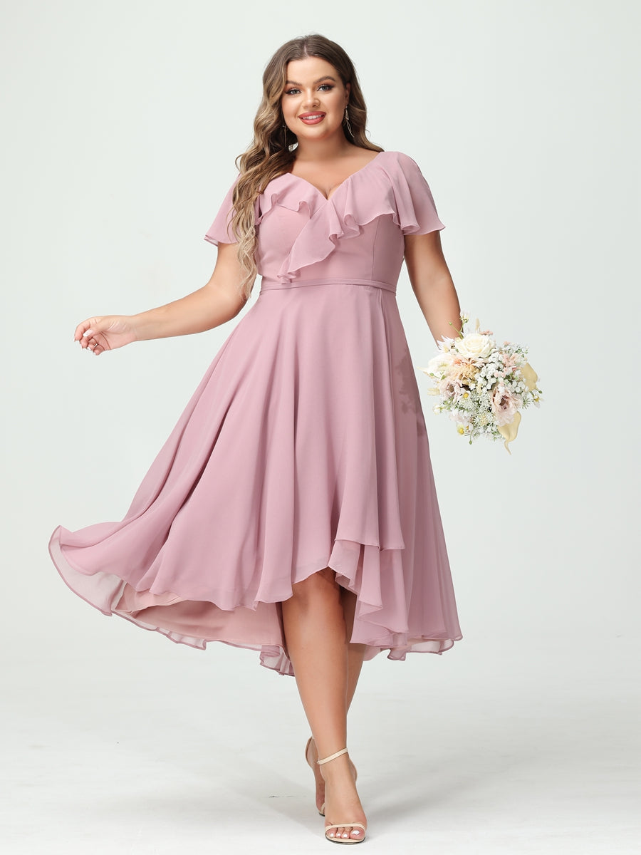 Princesa/Formato A Decote Em V Manga Curta Chiffon Babados Alto/Baixo Plus Size Vestidos de Dama de Honra com Bolsos