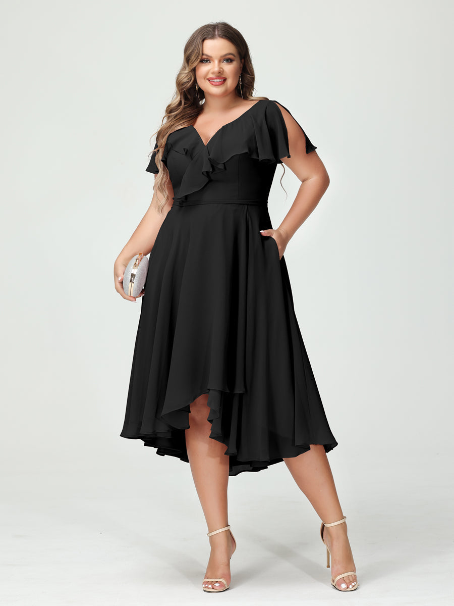 Princesa/Formato A Decote Em V Manga Curta Chiffon Babados Alto/Baixo Plus Size Vestidos de Dama de Honra com Bolsos