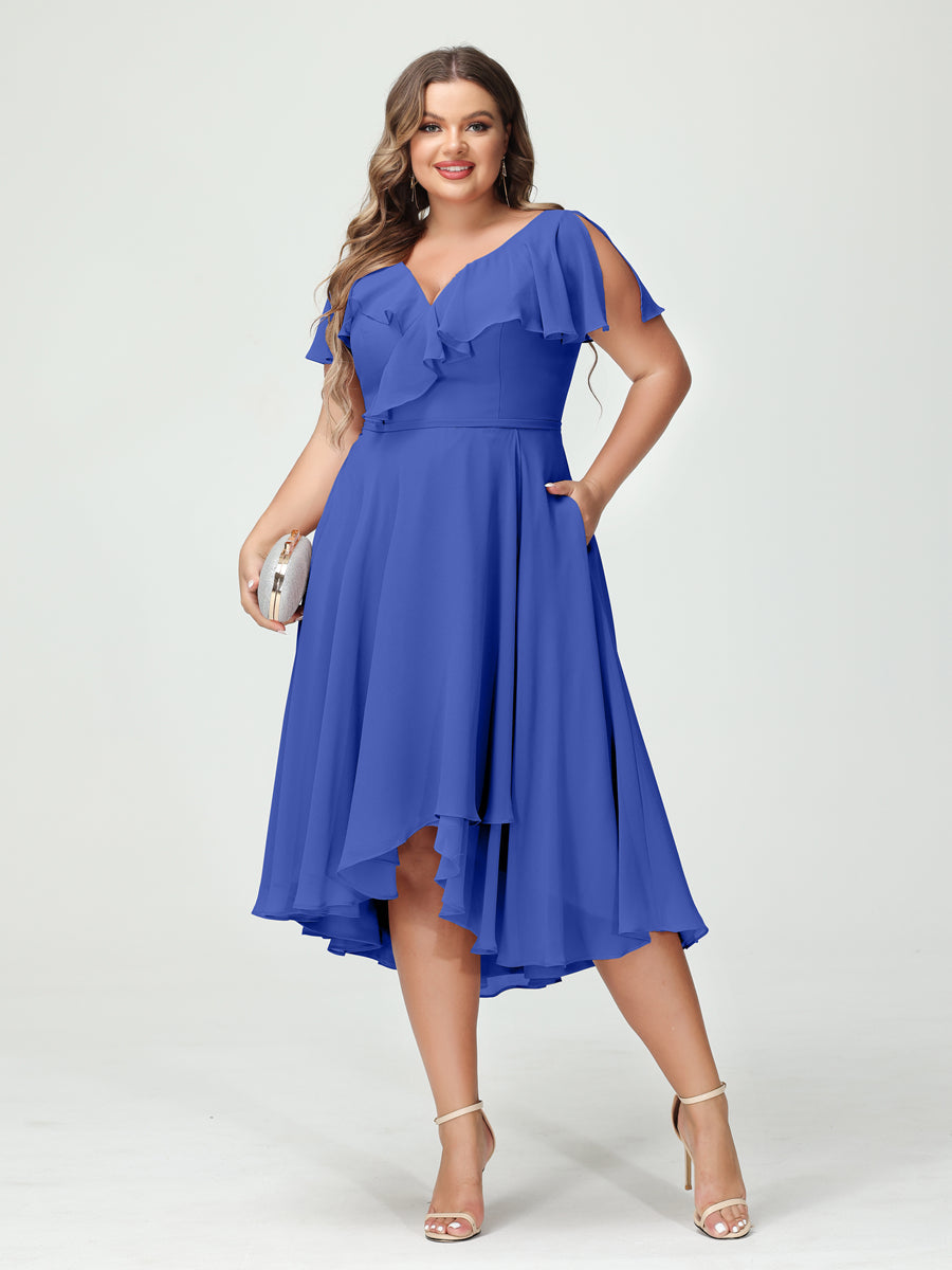 Princesa/Formato A Decote Em V Manga Curta Chiffon Babados Alto/Baixo Plus Size Vestidos de Dama de Honra com Bolsos