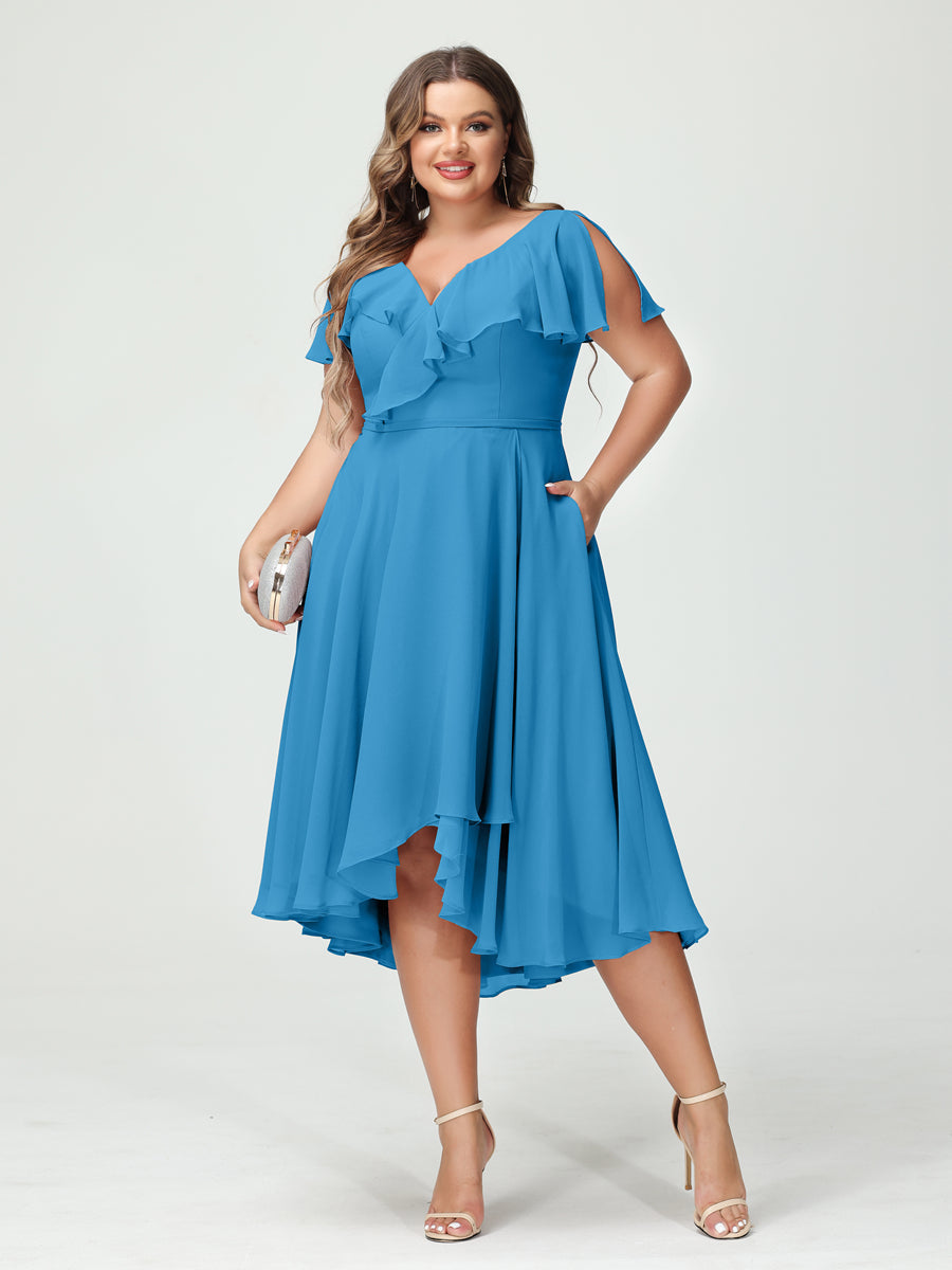 Princesa/Formato A Decote Em V Manga Curta Chiffon Babados Alto/Baixo Plus Size Vestidos de Dama de Honra com Bolsos