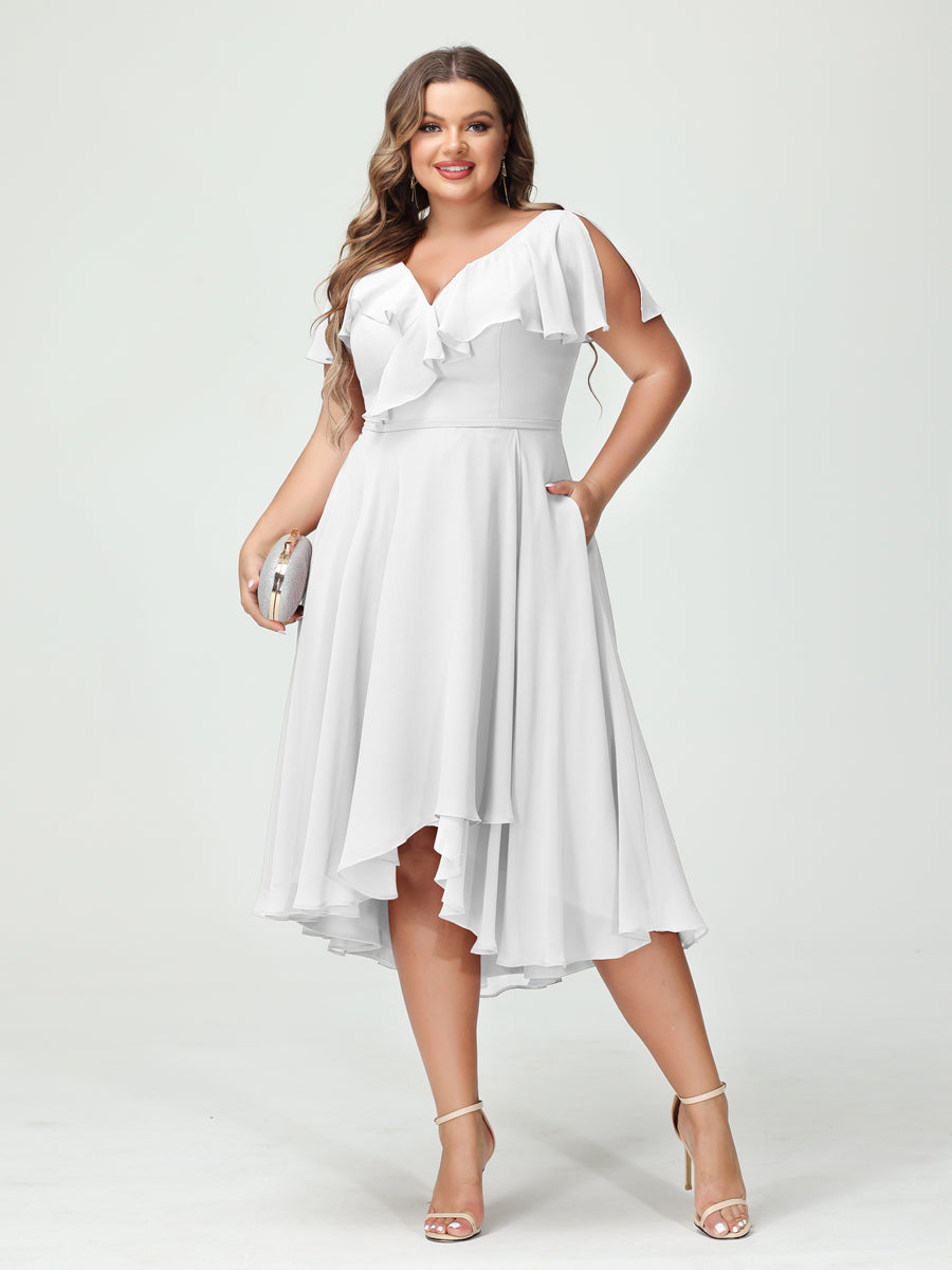 Princesa/Formato A Decote Em V Manga Curta Chiffon Babados Alto/Baixo Plus Size Vestidos de Dama de Honra com Bolsos