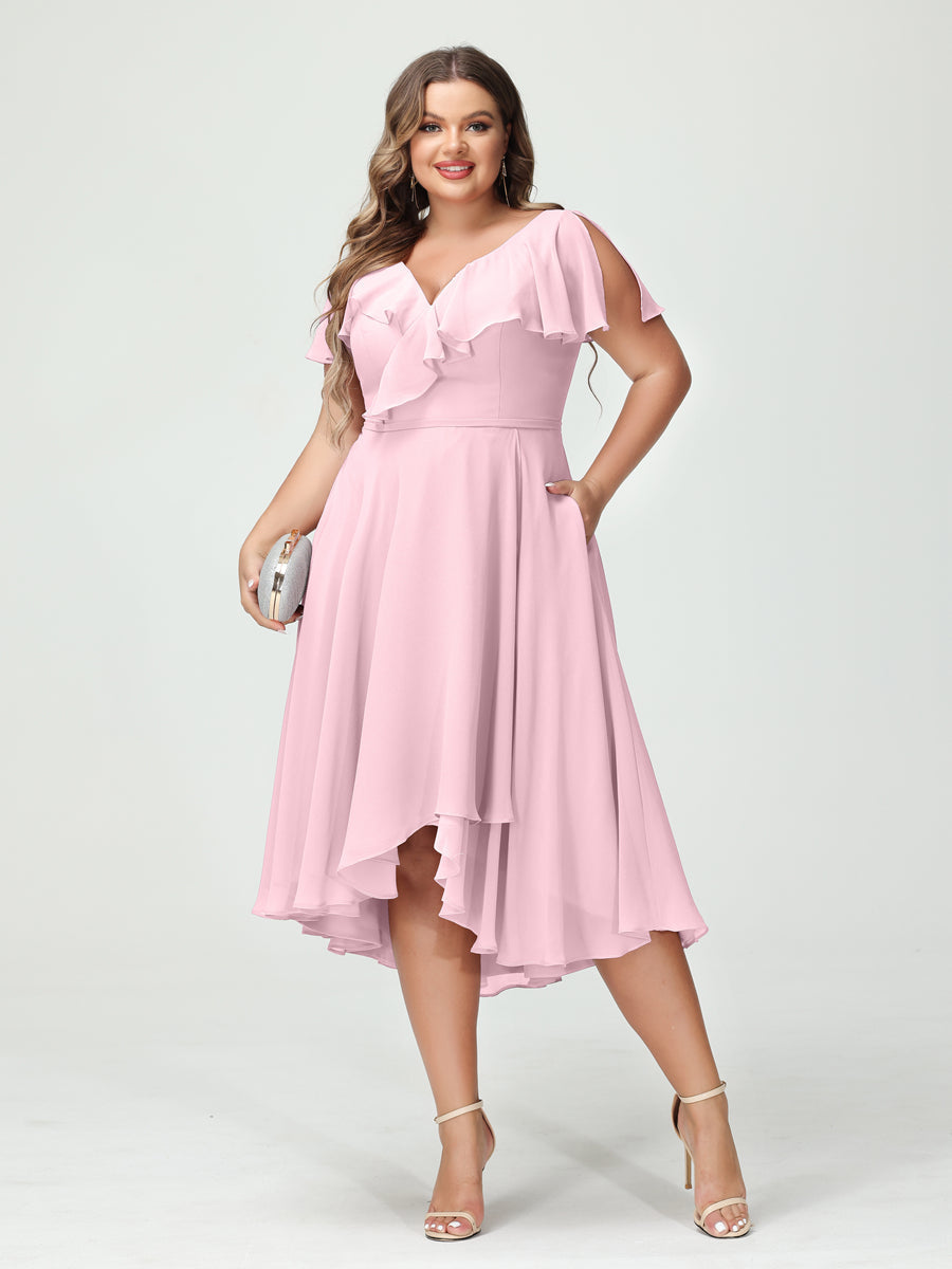 Princesa/Formato A Decote Em V Manga Curta Chiffon Babados Alto/Baixo Plus Size Vestidos de Dama de Honra com Bolsos