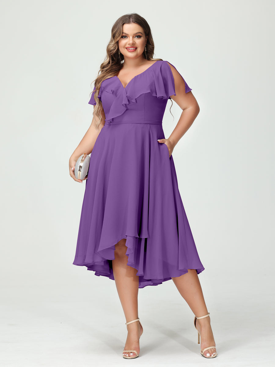 Princesa/Formato A Decote Em V Manga Curta Chiffon Babados Alto/Baixo Plus Size Vestidos de Dama de Honra com Bolsos