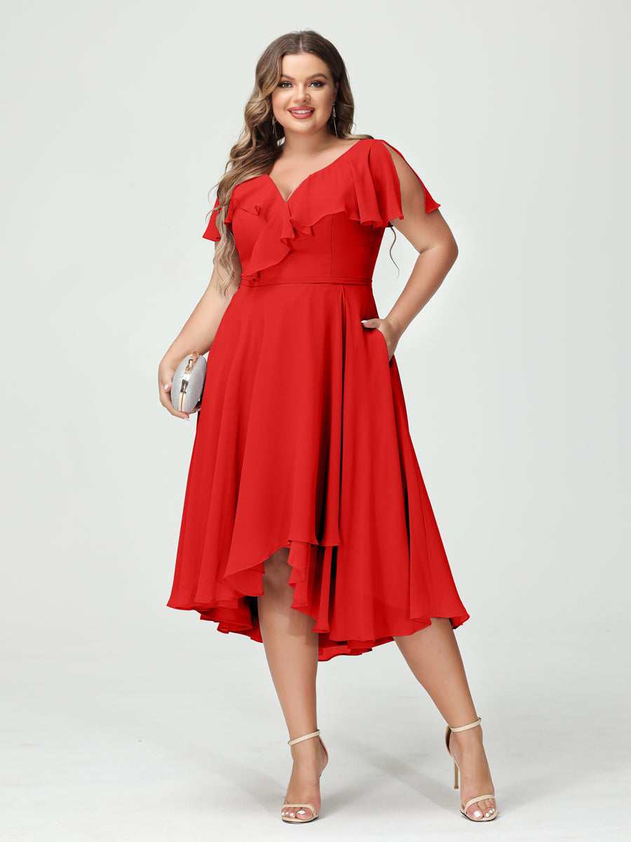 Princesa/Formato A Decote Em V Manga Curta Chiffon Babados Alto/Baixo Plus Size Vestidos de Dama de Honra com Bolsos