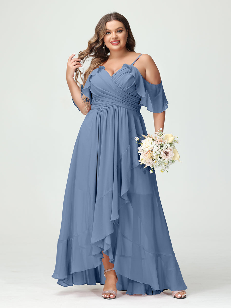 Princesa/Formato A Decote Em V Manga Curta Chiffon Folhos Assimétrico Plus Size Vestidos de Madrinha