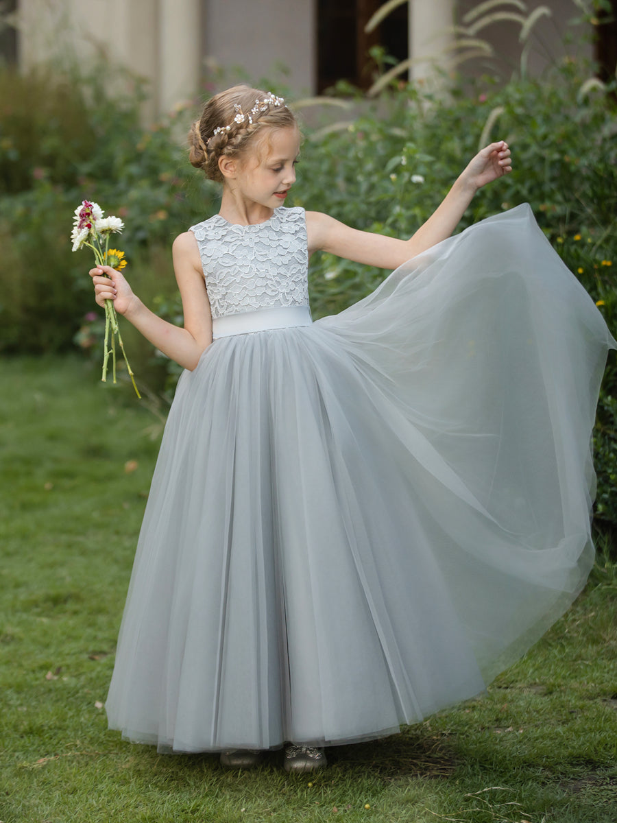 Vestidos de Flor de Tule com Gola Redonda e Apliques e Faixa