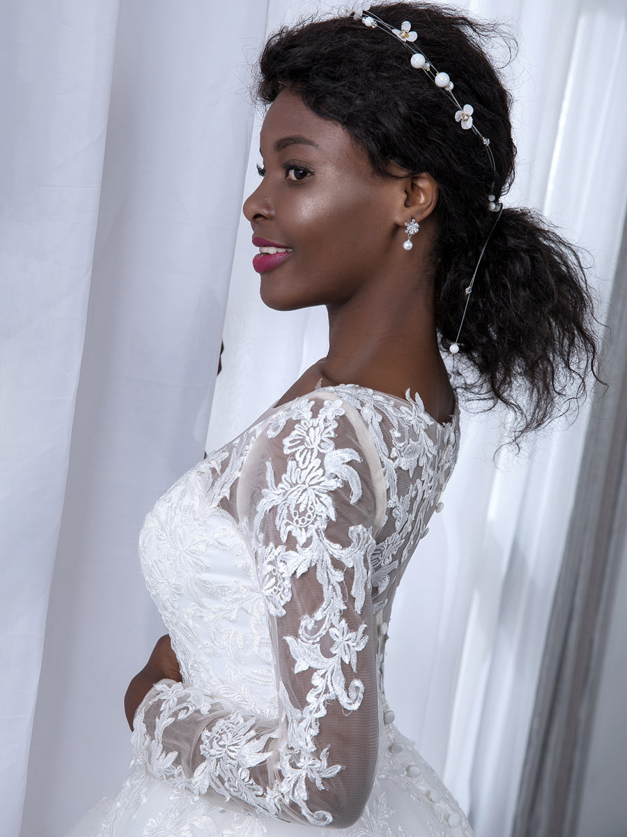 Vestido de Baile de Tule com Decote Transparente Vestidos de Noiva com Mangas Compridas e Apliques