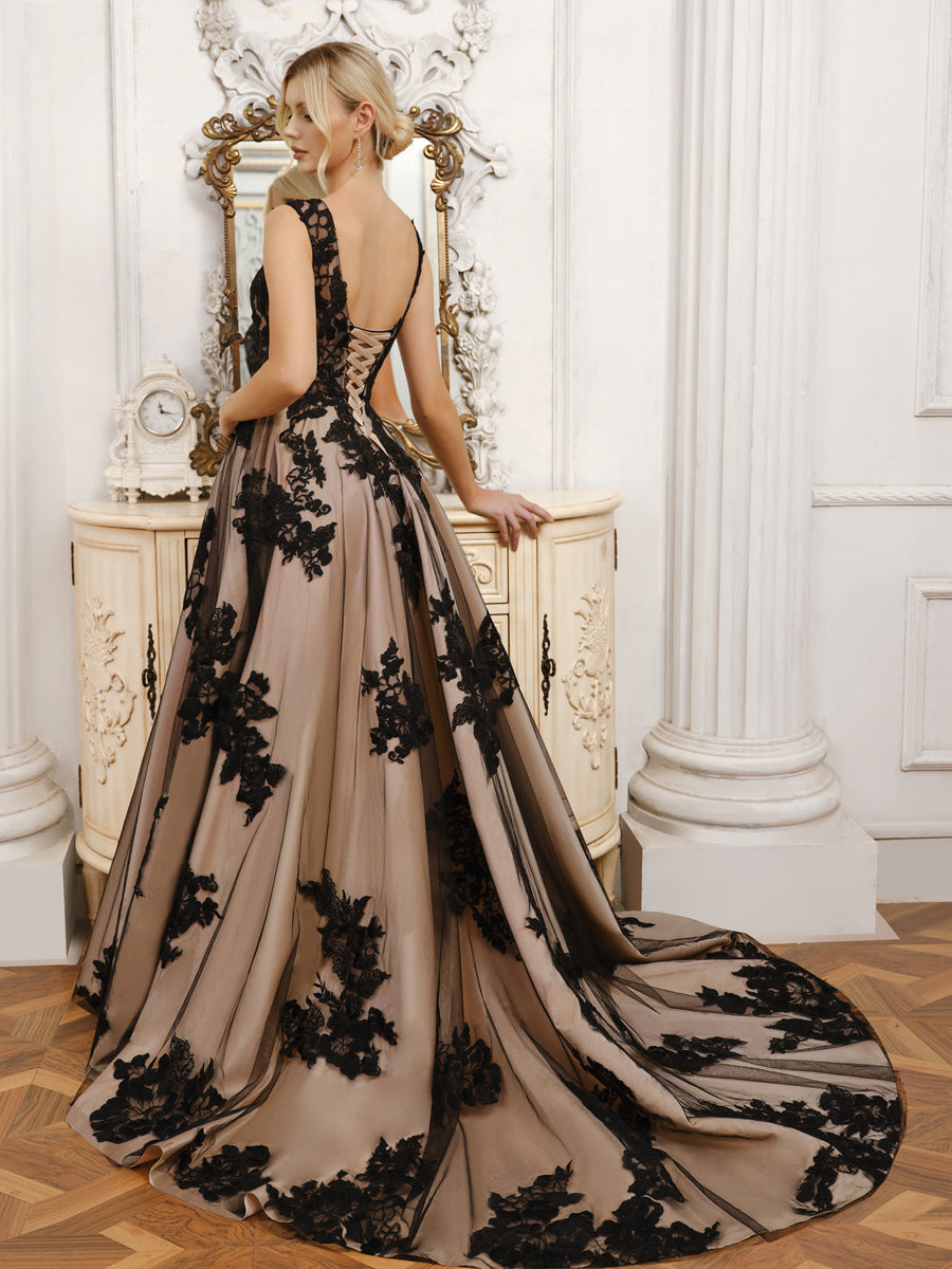 Vestidos de Noiva Longos de Tule Sem Mangas com Decote Em A Evasê e Apliques