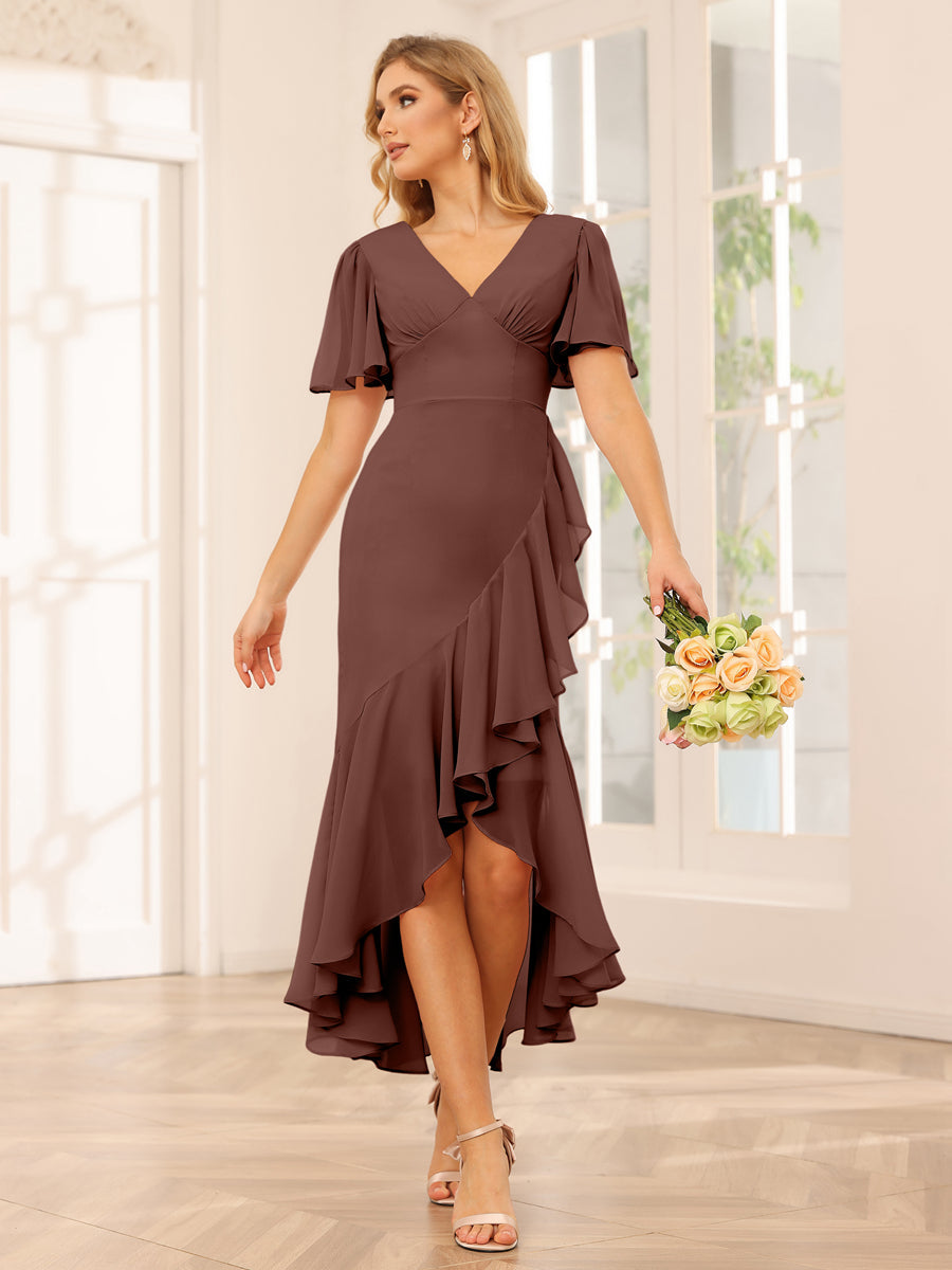 Vestidos de Dama de Honra Assimétricos Bainha/Coluna com Decote Em V e Babados