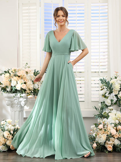 Vestidos de Dama de Honra Em Chiffon com Decote Em V e Mangas Curtas com Babados Laterais Divididos