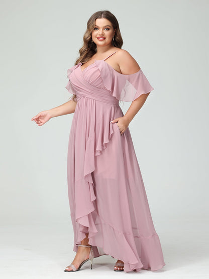 Princesa/Formato A Decote Em V Manga Curta Chiffon Folhos Assimétrico Plus Size Vestidos de Madrinha