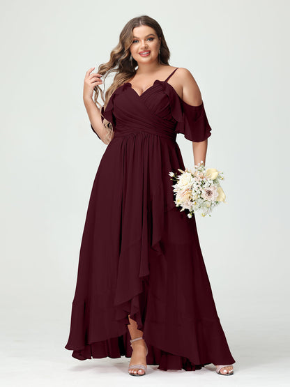 Princesa/Formato A Decote Em V Manga Curta Chiffon Folhos Assimétrico Plus Size Vestidos de Madrinha