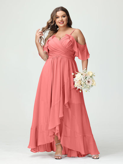 Princesa/Formato A Decote Em V Manga Curta Chiffon Folhos Assimétrico Plus Size Vestidos de Madrinha