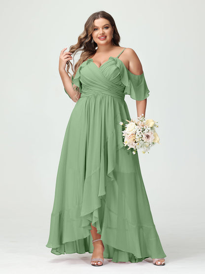 Princesa/Formato A Decote Em V Manga Curta Chiffon Folhos Assimétrico Plus Size Vestidos de Madrinha