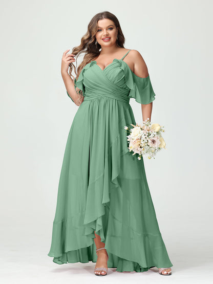 Princesa/Formato A Decote Em V Manga Curta Chiffon Folhos Assimétrico Plus Size Vestidos de Madrinha