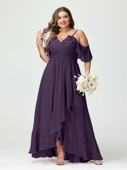Princesa/Formato A Decote Em V Manga Curta Chiffon Folhos Assimétrico Plus Size Vestidos de Madrinha