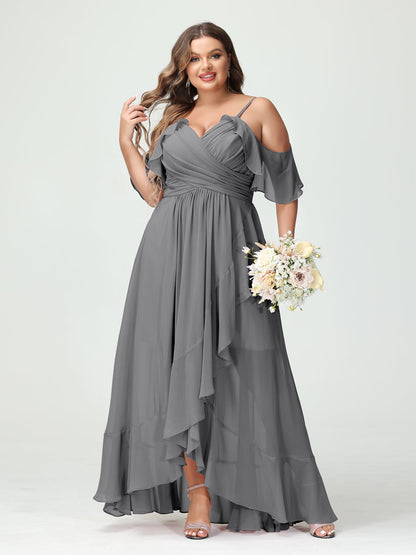 Princesa/Formato A Decote Em V Manga Curta Chiffon Folhos Assimétrico Plus Size Vestidos de Madrinha