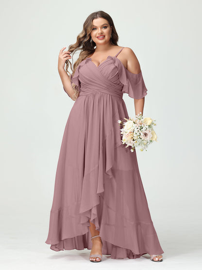 Princesa/Formato A Decote Em V Manga Curta Chiffon Folhos Assimétrico Plus Size Vestidos de Madrinha