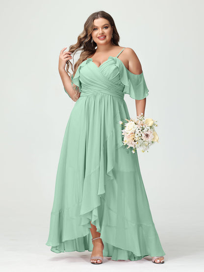 Princesa/Formato A Decote Em V Manga Curta Chiffon Folhos Assimétrico Plus Size Vestidos de Madrinha