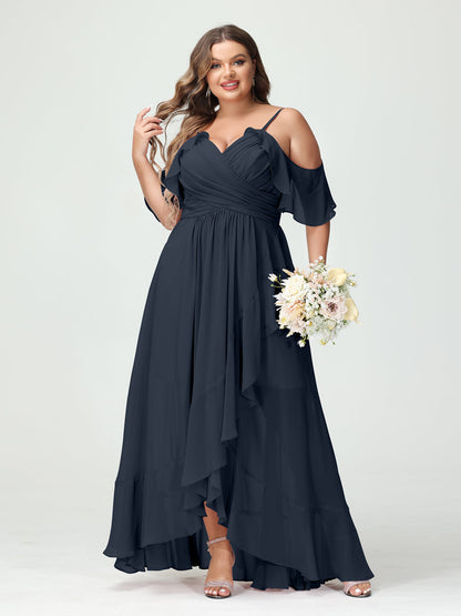Princesa/Formato A Decote Em V Manga Curta Chiffon Folhos Assimétrico Plus Size Vestidos de Madrinha