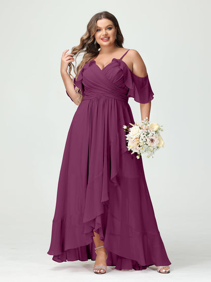 Princesa/Formato A Decote Em V Manga Curta Chiffon Folhos Assimétrico Plus Size Vestidos de Madrinha