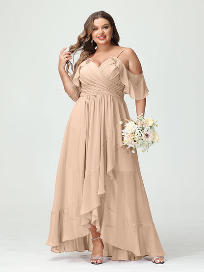 Princesa/Formato A Decote Em V Manga Curta Chiffon Folhos Assimétrico Plus Size Vestidos de Madrinha