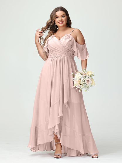 Princesa/Formato A Decote Em V Manga Curta Chiffon Folhos Assimétrico Plus Size Vestidos de Madrinha