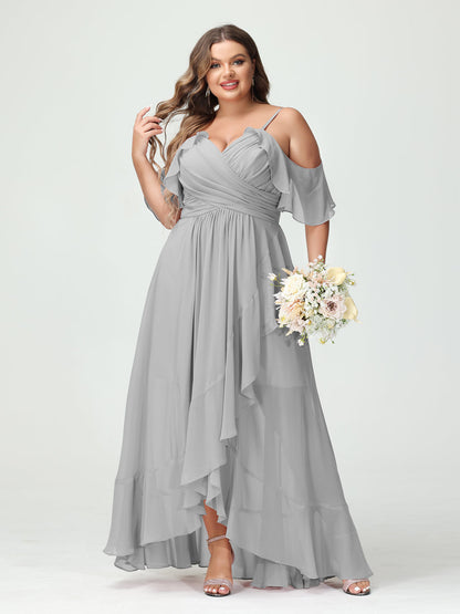 Princesa/Formato A Decote Em V Manga Curta Chiffon Folhos Assimétrico Plus Size Vestidos de Madrinha