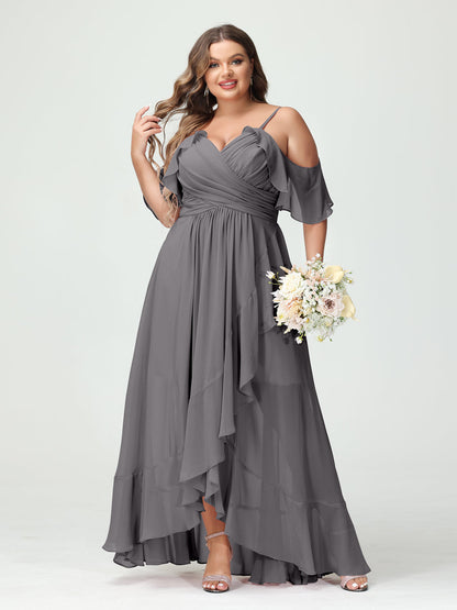 Princesa/Formato A Decote Em V Manga Curta Chiffon Folhos Assimétrico Plus Size Vestidos de Madrinha