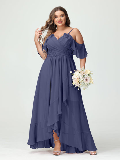 Princesa/Formato A Decote Em V Manga Curta Chiffon Folhos Assimétrico Plus Size Vestidos de Madrinha