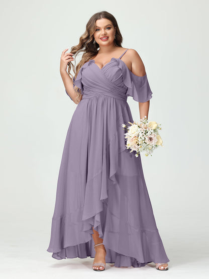 Princesa/Formato A Decote Em V Manga Curta Chiffon Folhos Assimétrico Plus Size Vestidos de Madrinha