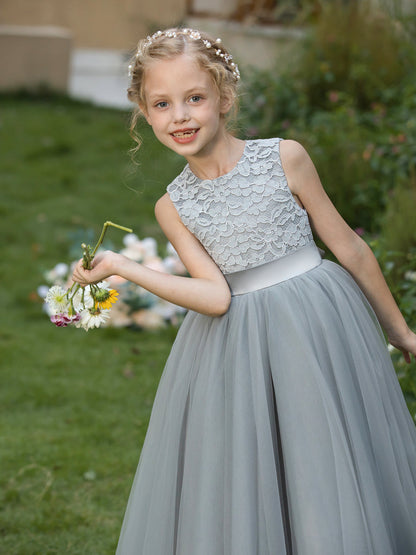 Vestidos de Flor de Tule com Gola Redonda e Apliques e Faixa