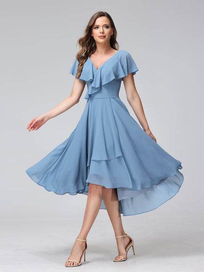 Vestidos de Dama de Honra Assimétricos de Chiffon com Decote Em V e Mangas Curtas com Bolsos