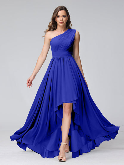 Vestidos de Dama de Honra Evasê de Um Ombro Sem Mangas Em Chiffon Alto e Baixo com Bolsos