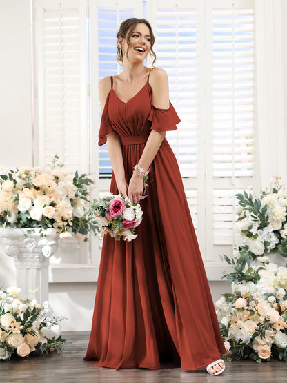 Vestidos de Dama de Honra Em Chiffon Linha A com Alças Finas e Franzidos Laterais Divididas Até O Chão