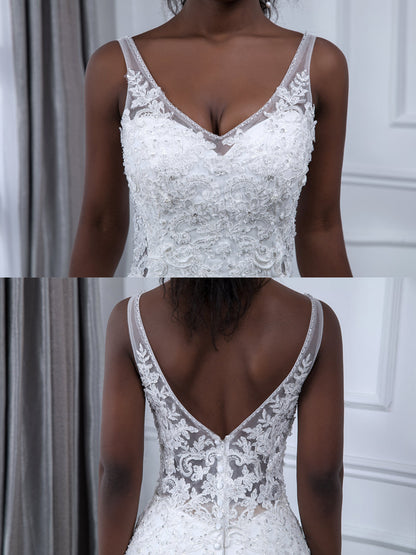 Vestidos de Noiva de Sereia de Tule Sem Mangas com Decote Em V e Apliques de Miçangas e Lantejoulas