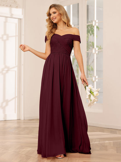 Vestidos Longos de Dama de Honra com Ombros de Fora Evasê/Princesa com Apliques